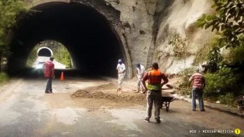 Mérida: Se desprenden piedras a orillas de la autopista Rafael Caldera