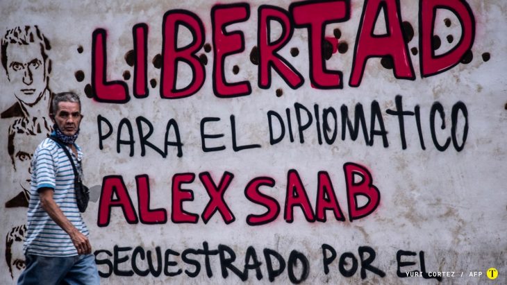 Mural que solicita la libertad de Alex Saab. Foto: Yuri Cortez / AFP