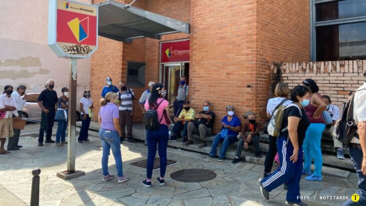 Aunque algunos clientes del Banco de Venezuela reportan que ya pueden ingresar al sistema, otros indican que aún no lo han logrado. Foto: Notitarde