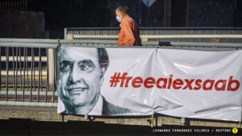 Pancarta a favor de la liberación de Alex Saab en Caracas. Foto: JIMMY VILLALTA / ZUMA PRESS