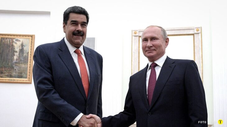 Presidente Maduro y Putin se estrechan la mano en una reunión en Moscú. Foto: EP